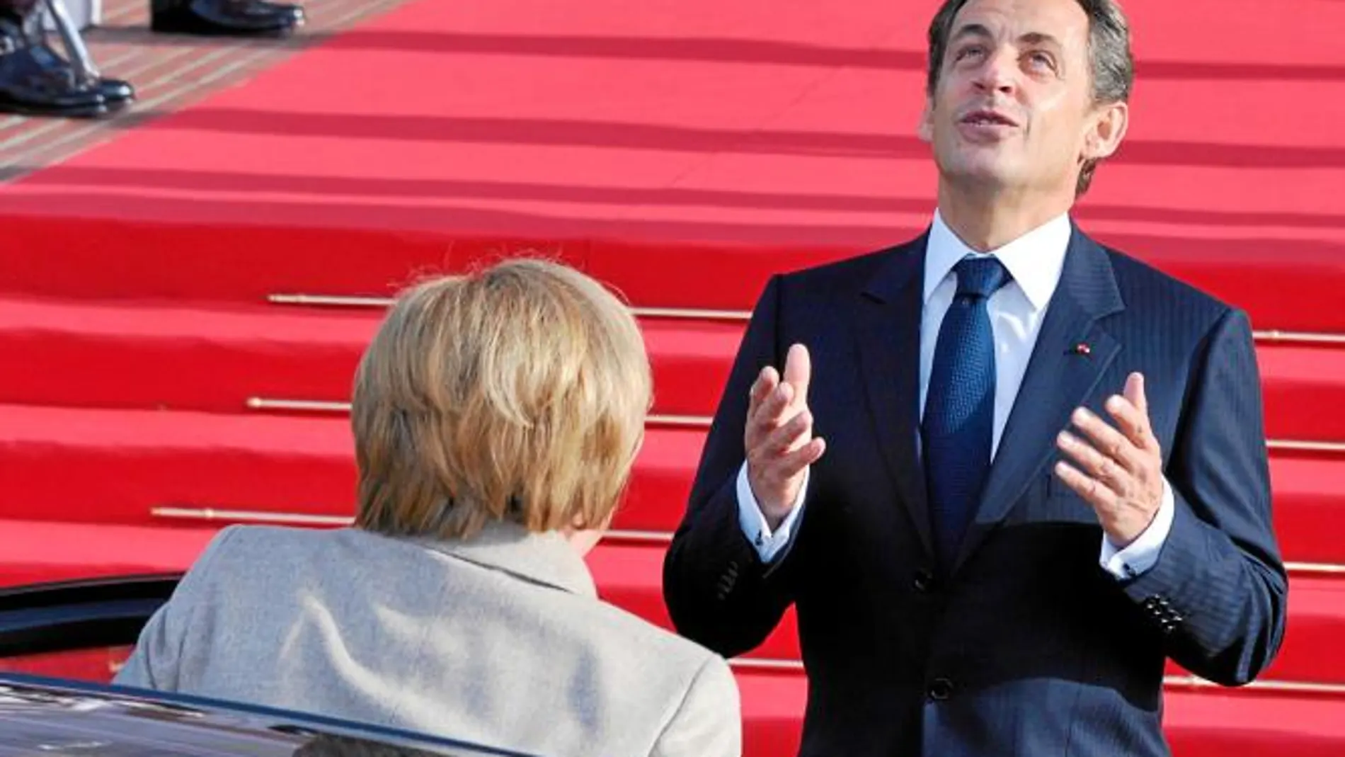 Sarkozy y Merkel, durante la reunión celebrada en 2010 en Deauville