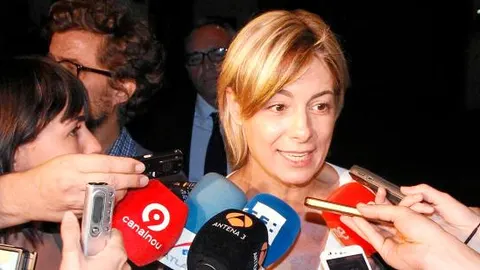 Sonia Castedo atiende a los medios de comunicación, en una imagen de archivo