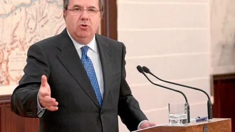 El presidente de la Junta de Castilla y León, Juan Vicente Herrera, durante su comparecencia