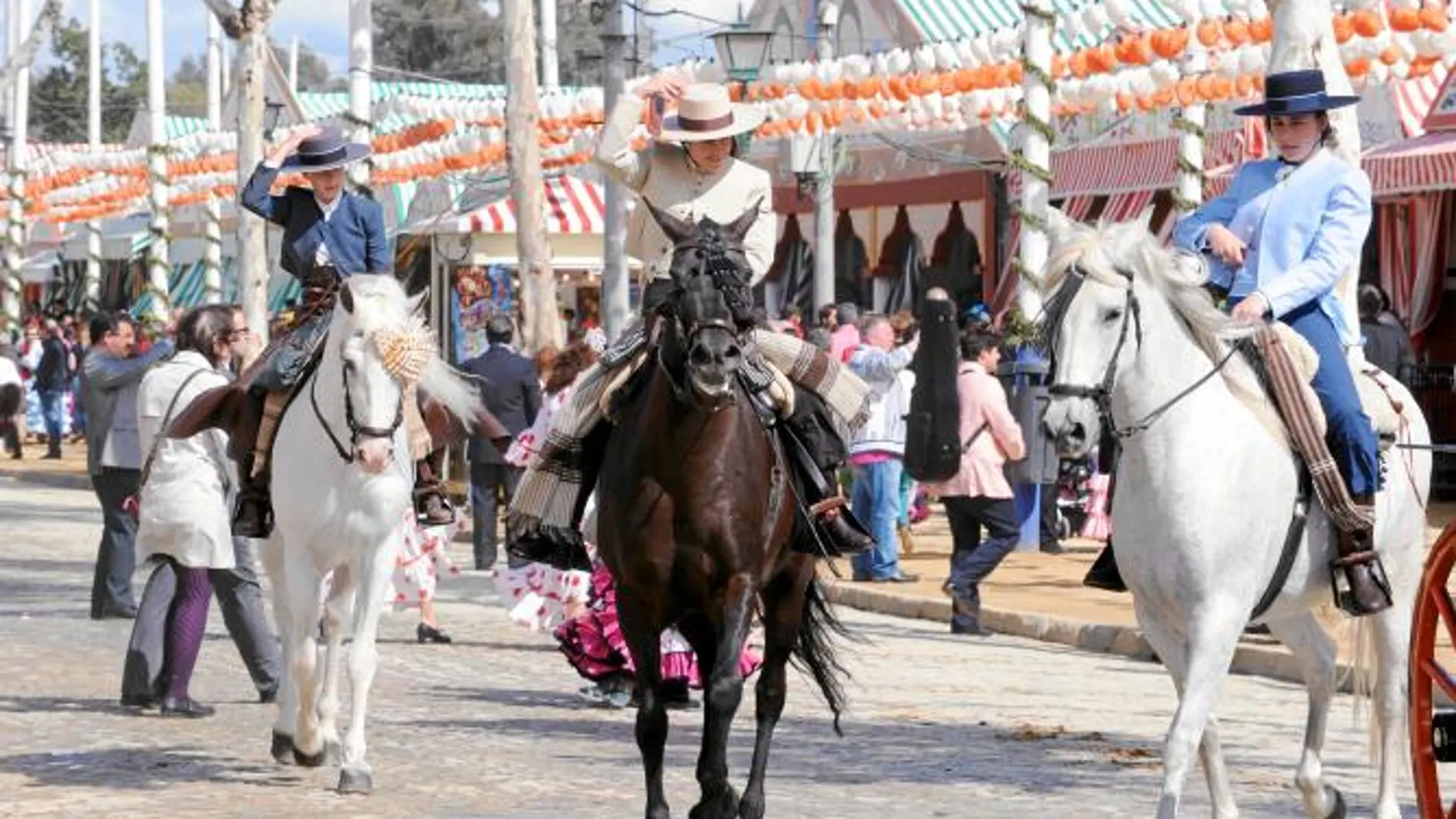 La Feria se cuela entre los nubarrones