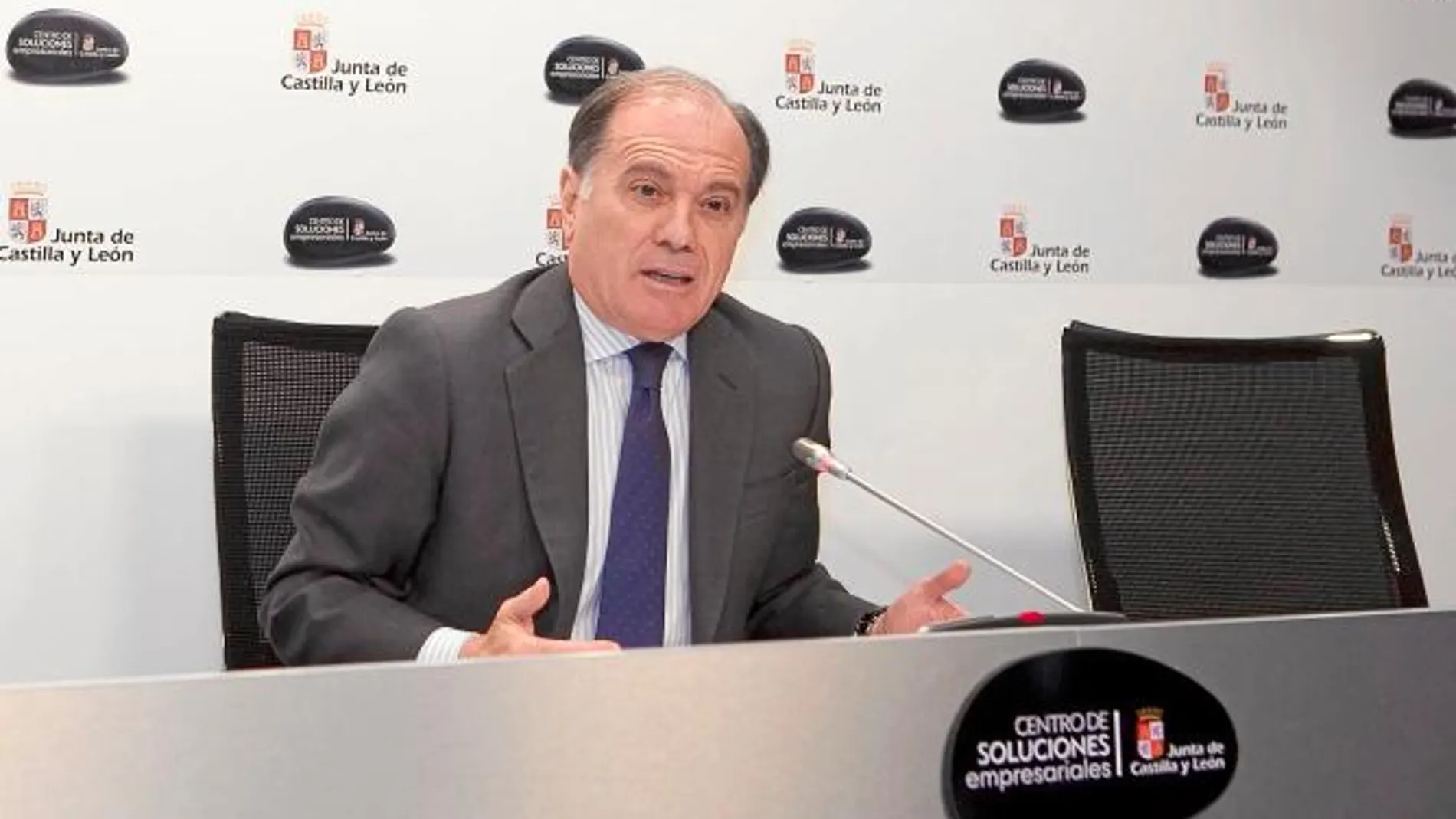 El consejero de Economía Tomás Villanueva confía en un mayor crecimiento del mercado exterior