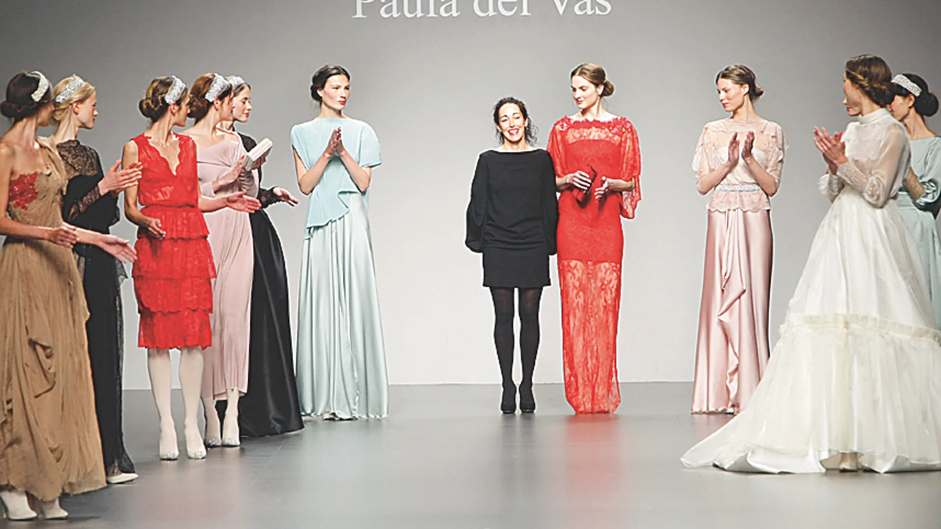 La colección de novia de Paula del Vas triunfa en Cibeles