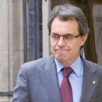 Mas mantiene las ayudas al catalán pese a los recortes