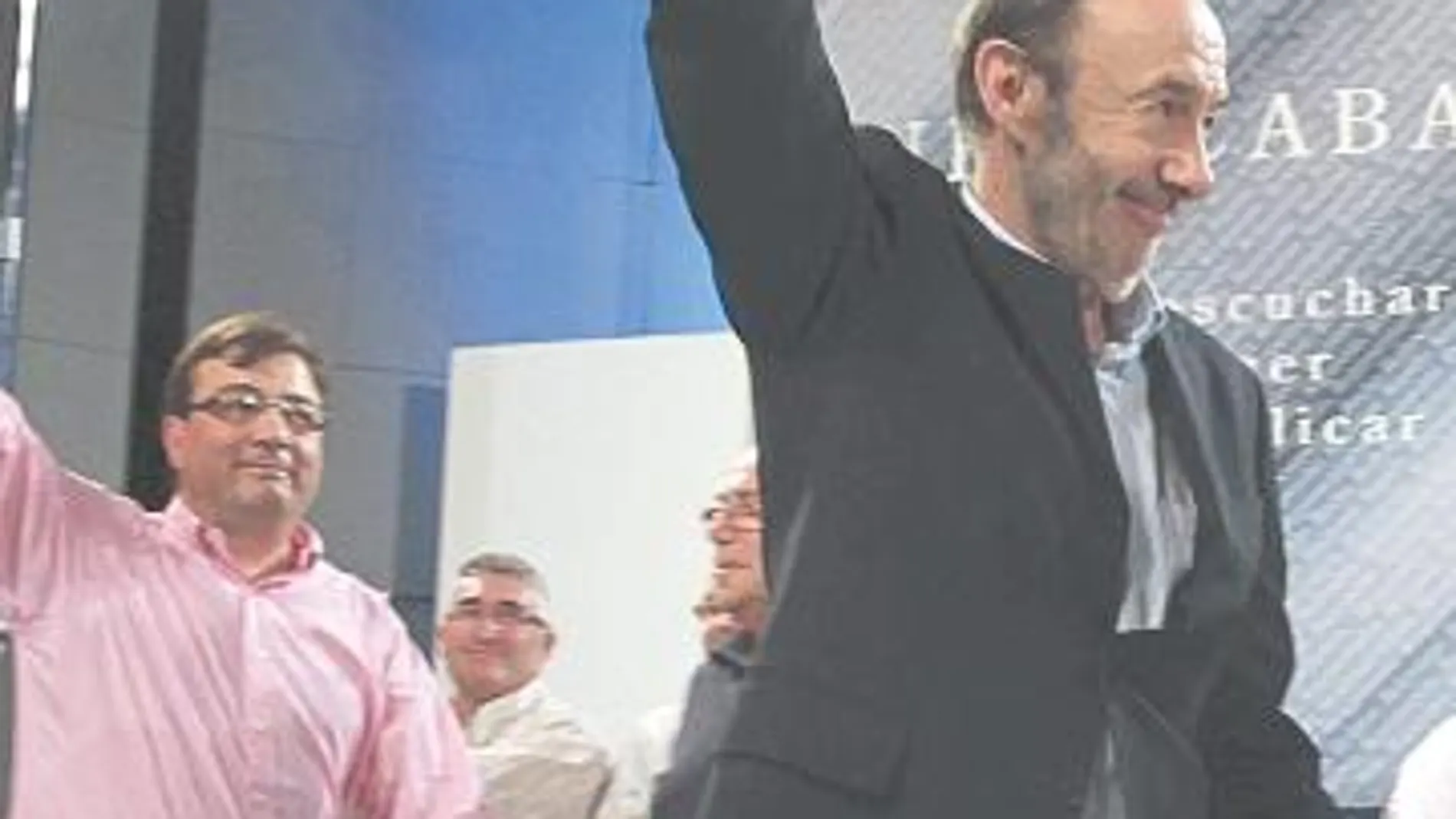 Vara y Rubalcaba, paisaje antes de la convulsión. Unos piden a otros que no hablen mucho antes de las elecciones.Pero ya se toman posiciones porque se prevé una catástrofe