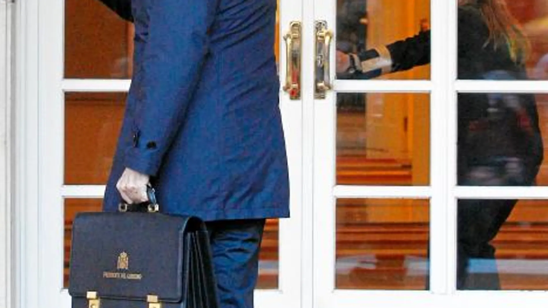 Rajoy no dejará caer a ninguna autonomía