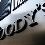 Placa en la sede corporativa de Moody's