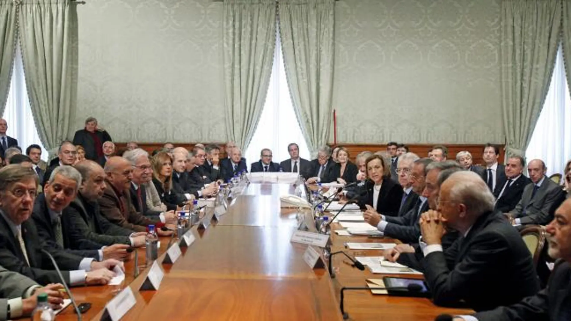 Vista general de la reunión del Consejo de Ministros italiano celebrada en Roma