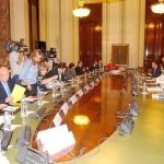 Imagen de la reunión mantenida entre las comunidades y el MARM