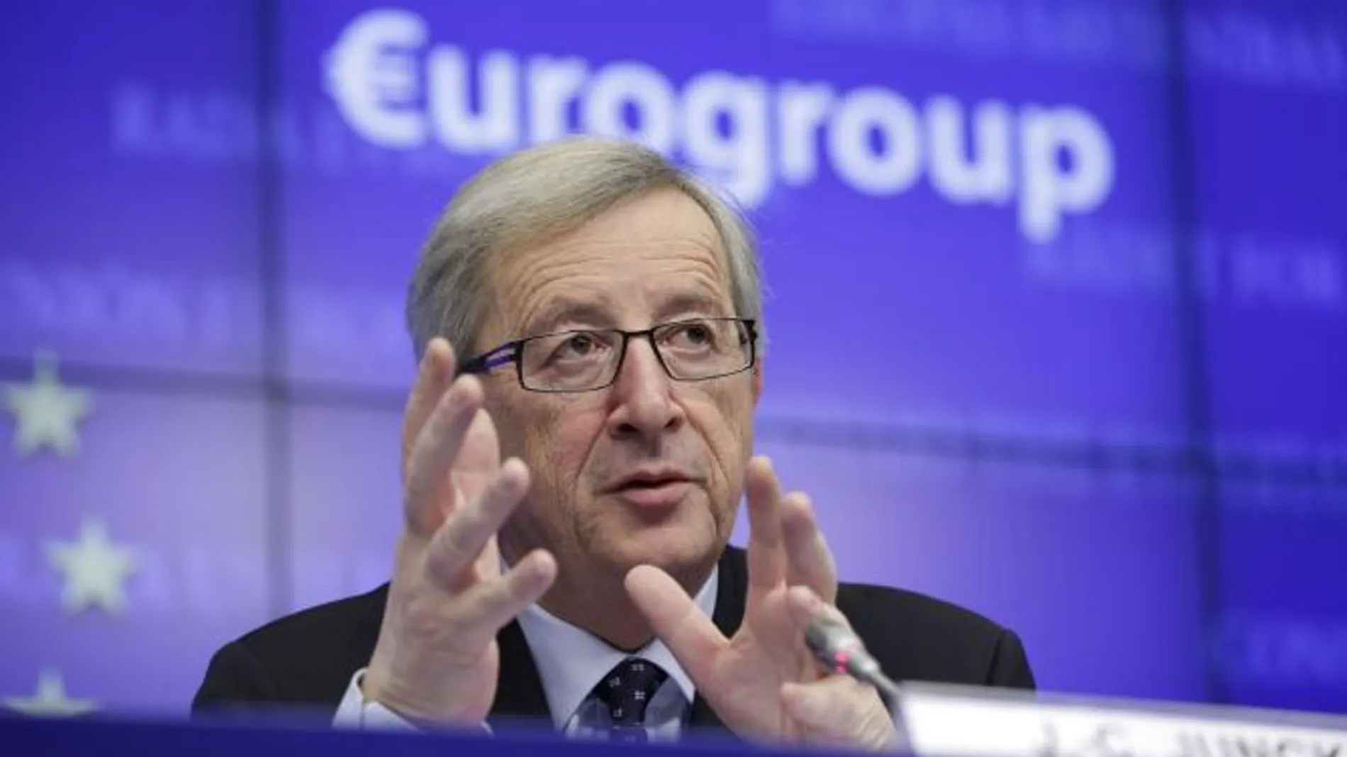 Juncker dice que la eurozona actuará coordinada con el BCE y activará el Fondo de Estabilidad Financiera