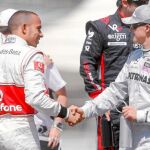 Hamilton ocupará el lugar de Michael Schumacher en Mercedes