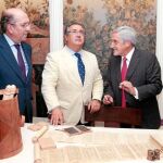 La Caixa inauguró, con la presencia del alcalde, ayer en la plaza de San Francisco la muestra «Romanorum vita. Una historia de Roma», que recrea la vida habitual de los ciudadanos romanos en la época del Imperio