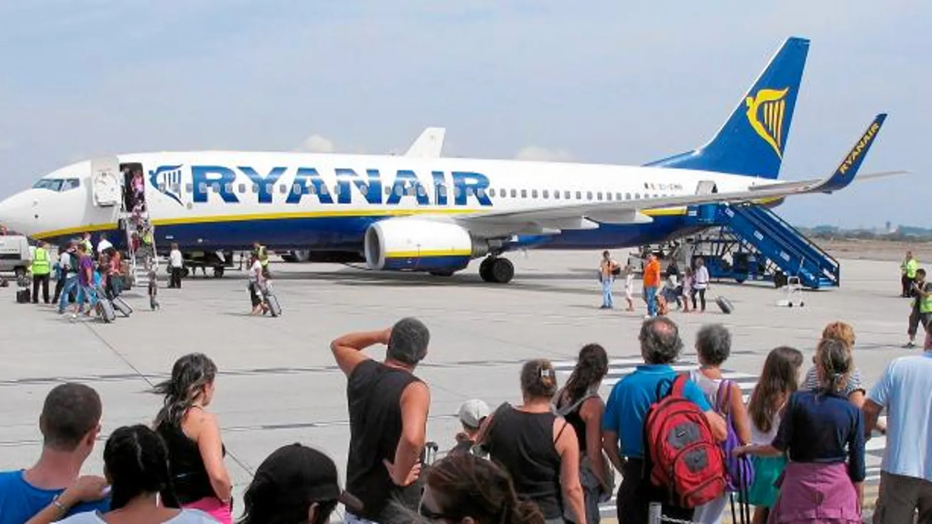 Ryanair es la compañía aérea que más viajeros transporta en España