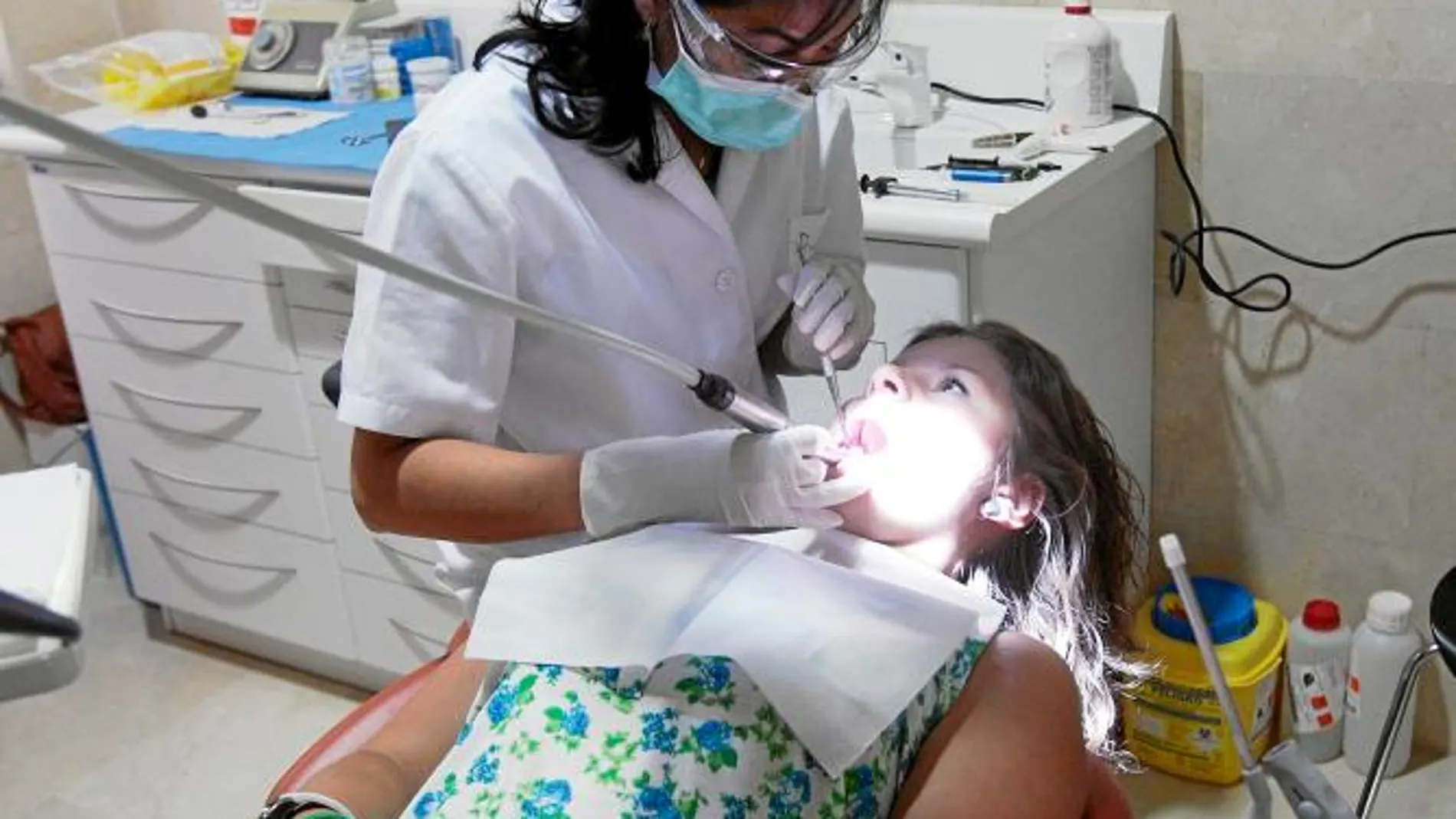 La mitad de los dentistas ha visto reducidos sus ingresos más de un 20%