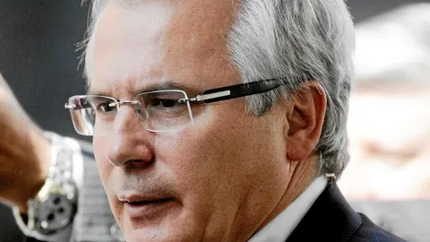 El juicio debería comenzar mañana, pero se ha tenido que aplazar a enero.