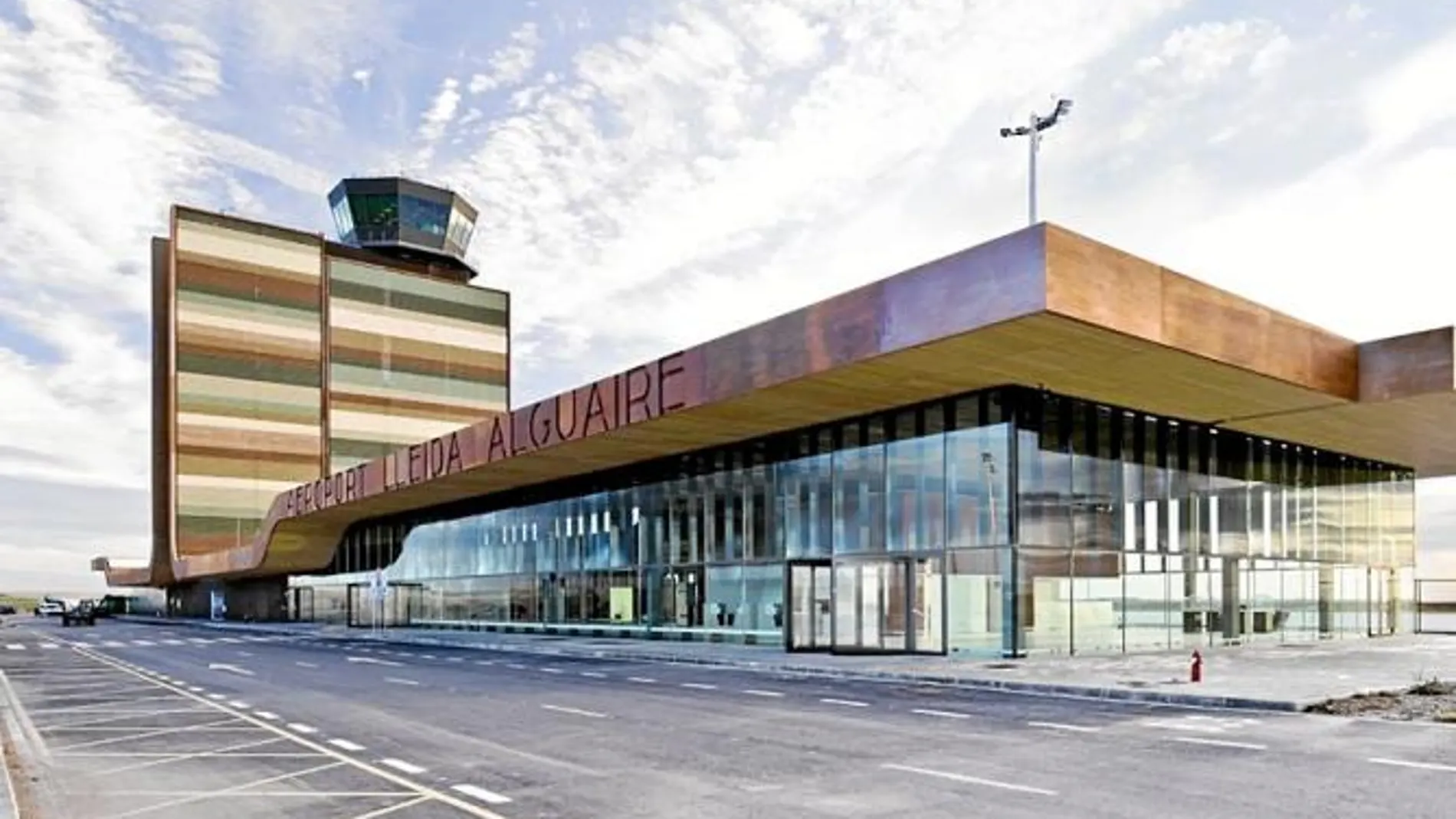 El aeropuerto tiene previsto abrir su punto fronterizo el 19 de diciembre