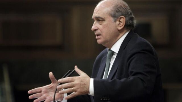 Fernández Díaz explicará en el Congreso los incidentes en Valencia