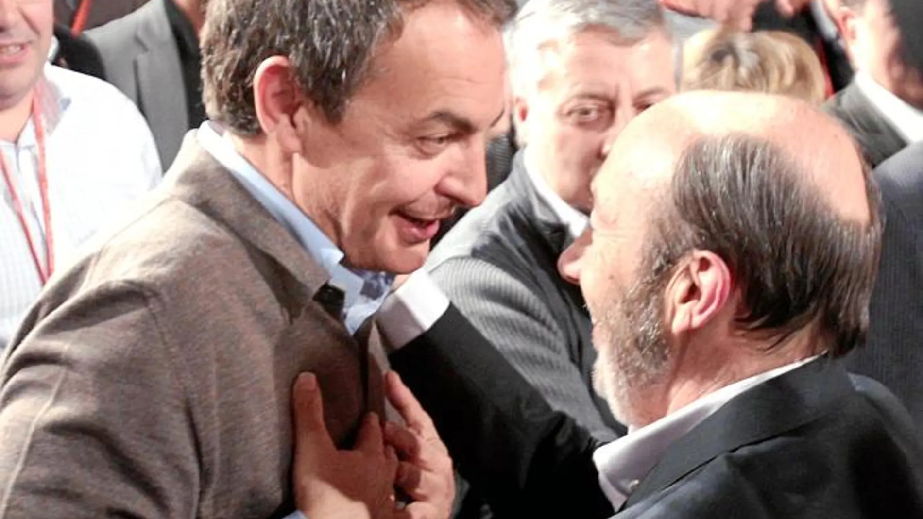 Zapatero: «Veintidós delegados a mí me parecen muchos»