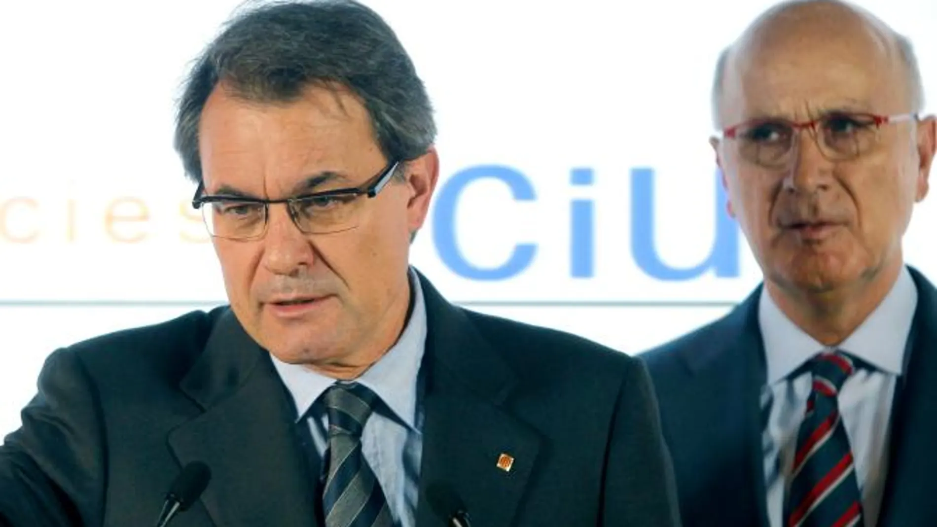 Mas rebajará en 2012 el sueldo de empleados públicos y subirá las tasas