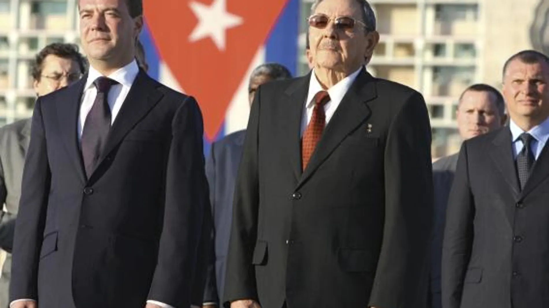 Raúl Castro refuerza lazos con Rusia con un viaje a Moscú