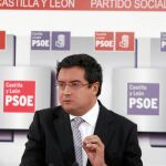 El líder socialista, Óscar López, analiza temas de actualidad en la Región
