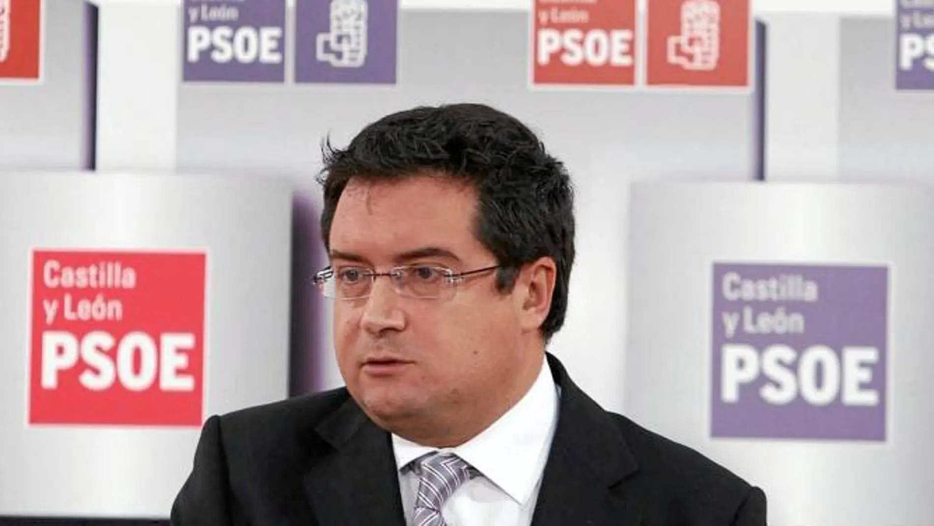 El líder socialista, Óscar López, analiza temas de actualidad en la Región