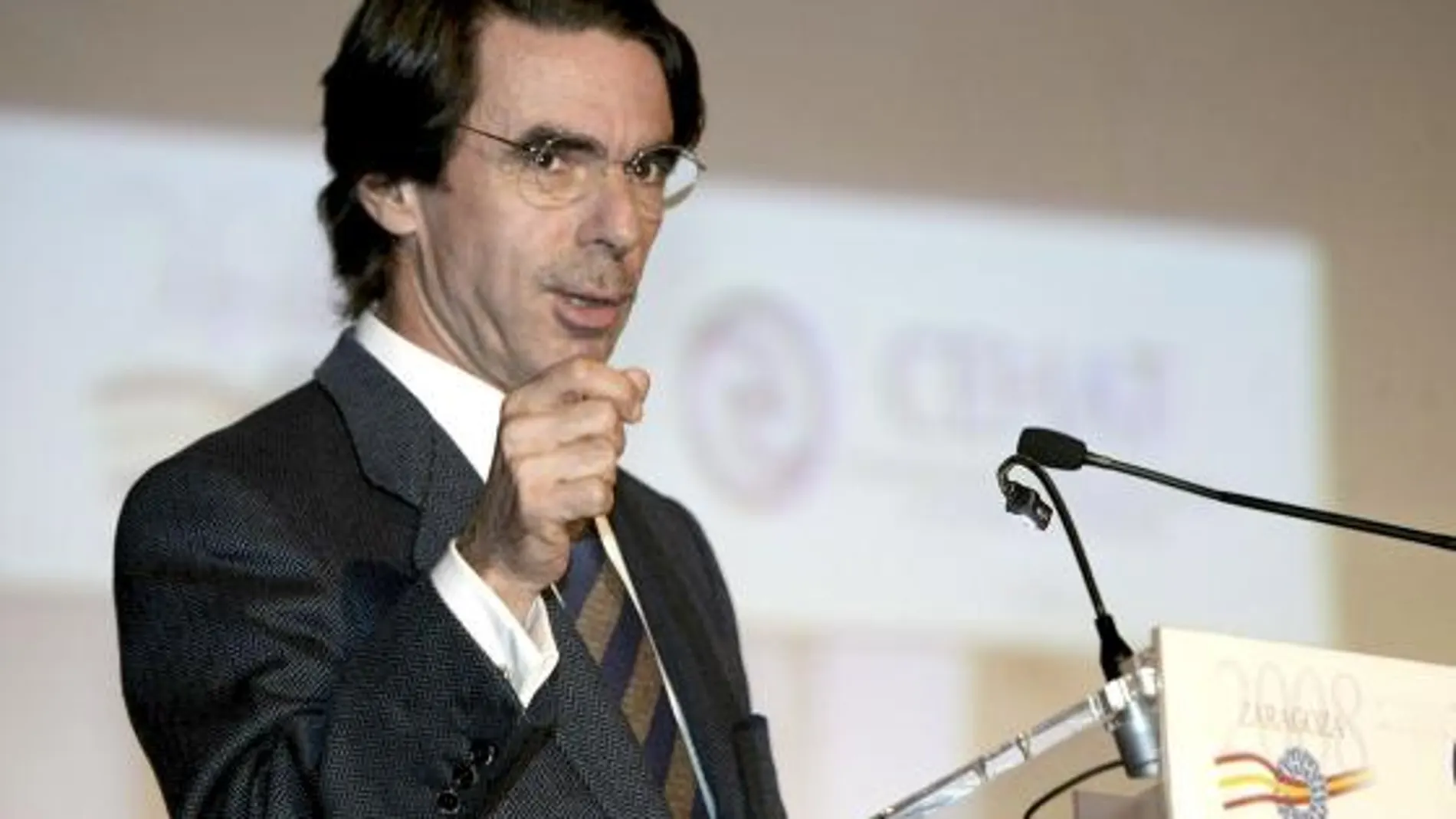El presidente del Gobierno José María Aznar