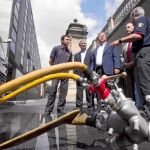 Los bomberos exigen más dinero por las horas extras