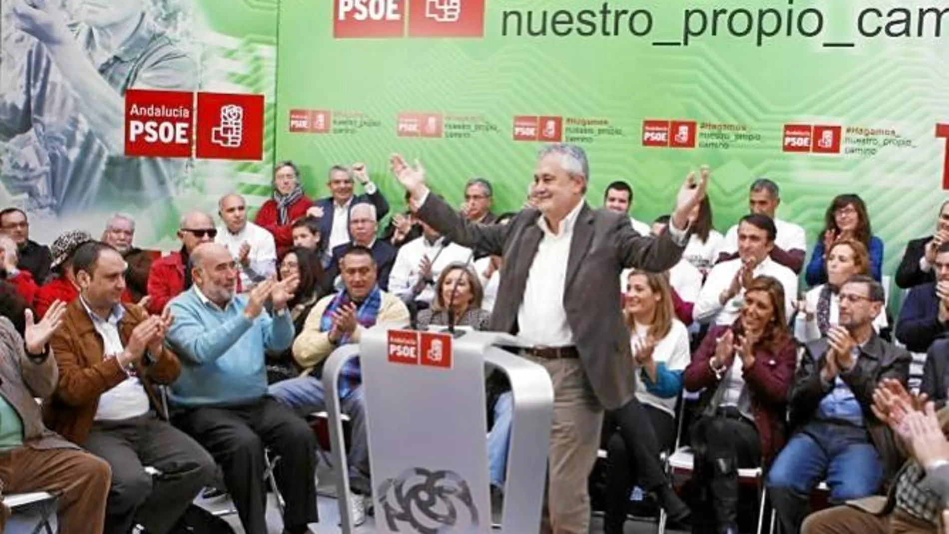 Griñán promete ahora nuevos planes contra el desempleo