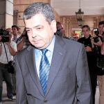 La juez deja libre al «número dos» de Fernández pese a manejar 468 millones