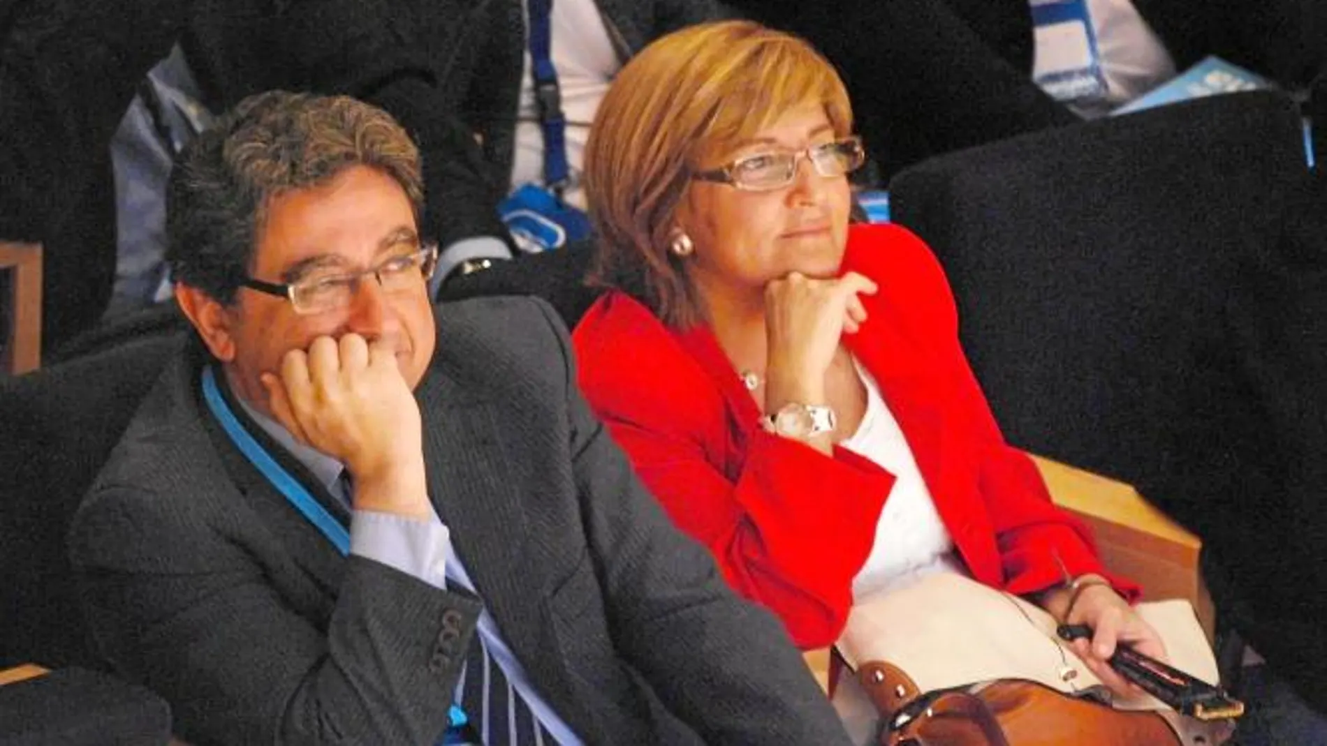 Enric Millo junto a su esposa, Montserrat Viñas, en el congreso del PP de Gerona celebrado en primavera