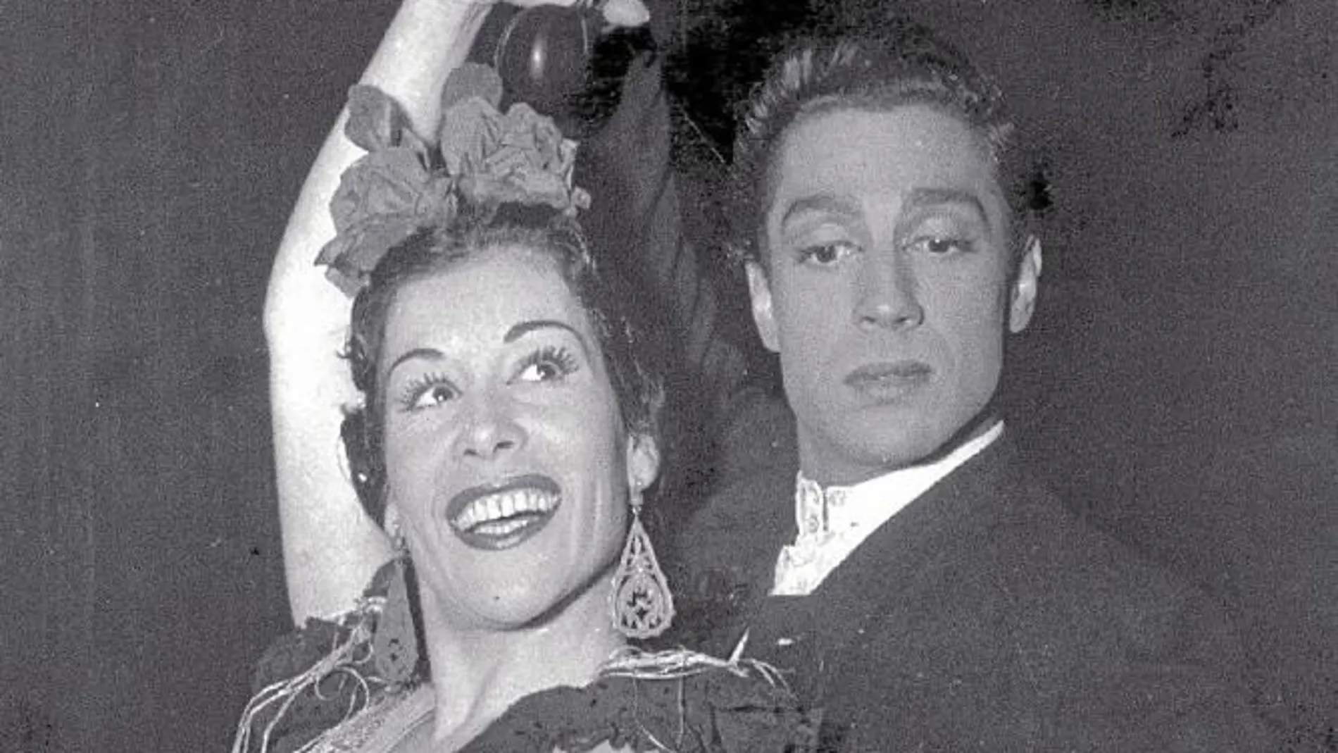 Antonio «el Bailarín» junto a una de sus compañeras de baile