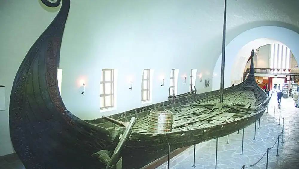 Un barco vikingo en el Museo Vikingo de Oslo