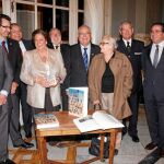 Barberá junto a los autores de la obra, agentes y ediles de Policía