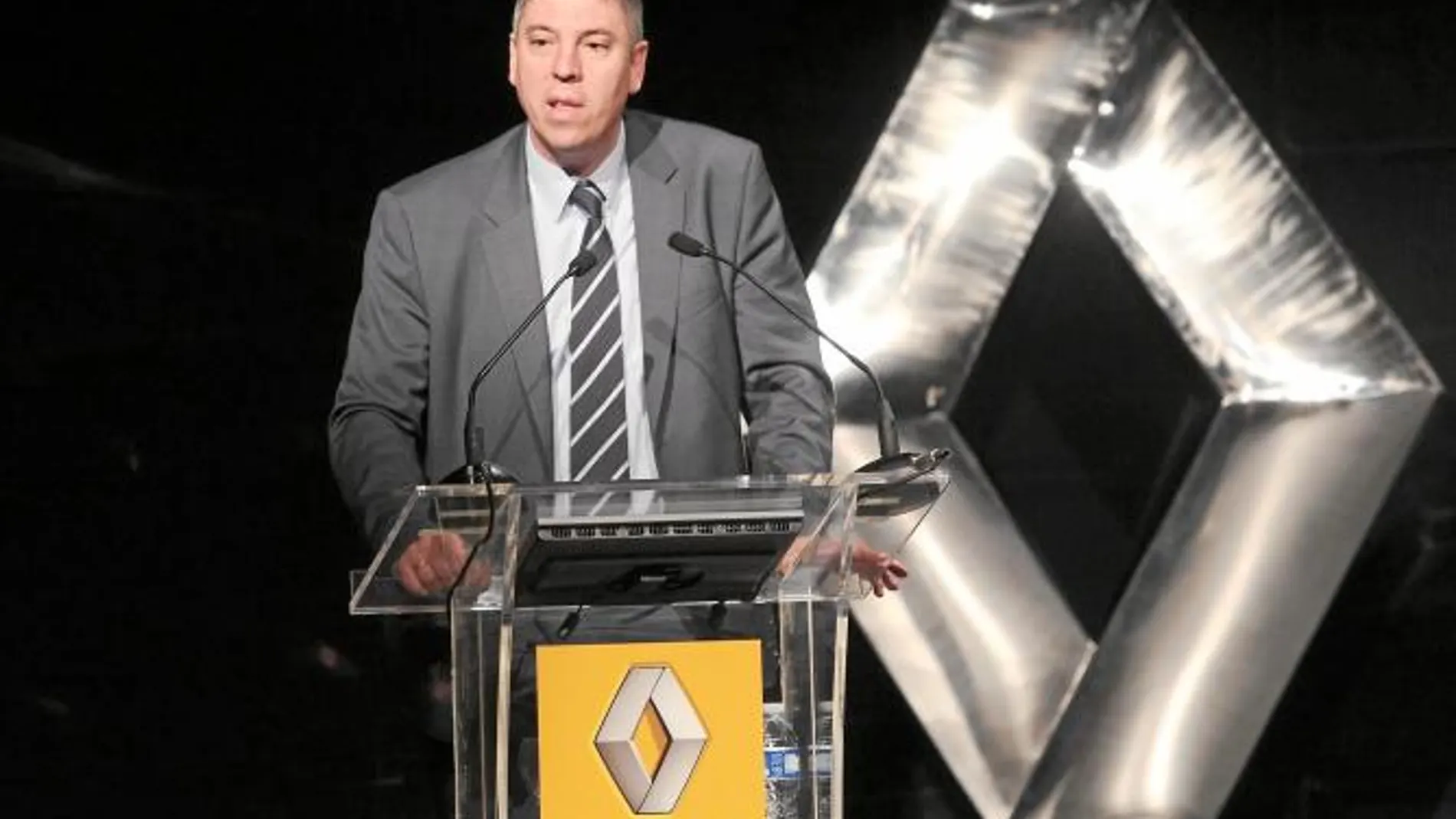 El director general de Renault España, José Vicente de los Mozos