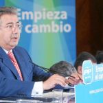 El alcalde de Sevilla, Juan Ignacio Zoido, valoró ayer los Presupuestos de la Junta en un acto del PP