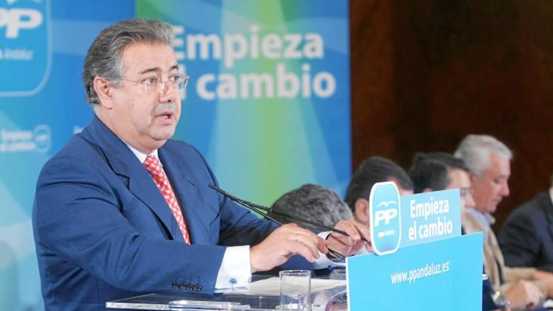 El alcalde de Sevilla, Juan Ignacio Zoido, valoró ayer los Presupuestos de la Junta en un acto del PP
