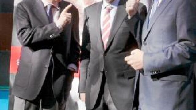 Rubalcaba, ayer junto a Ramón Jáuregui y Patxi López