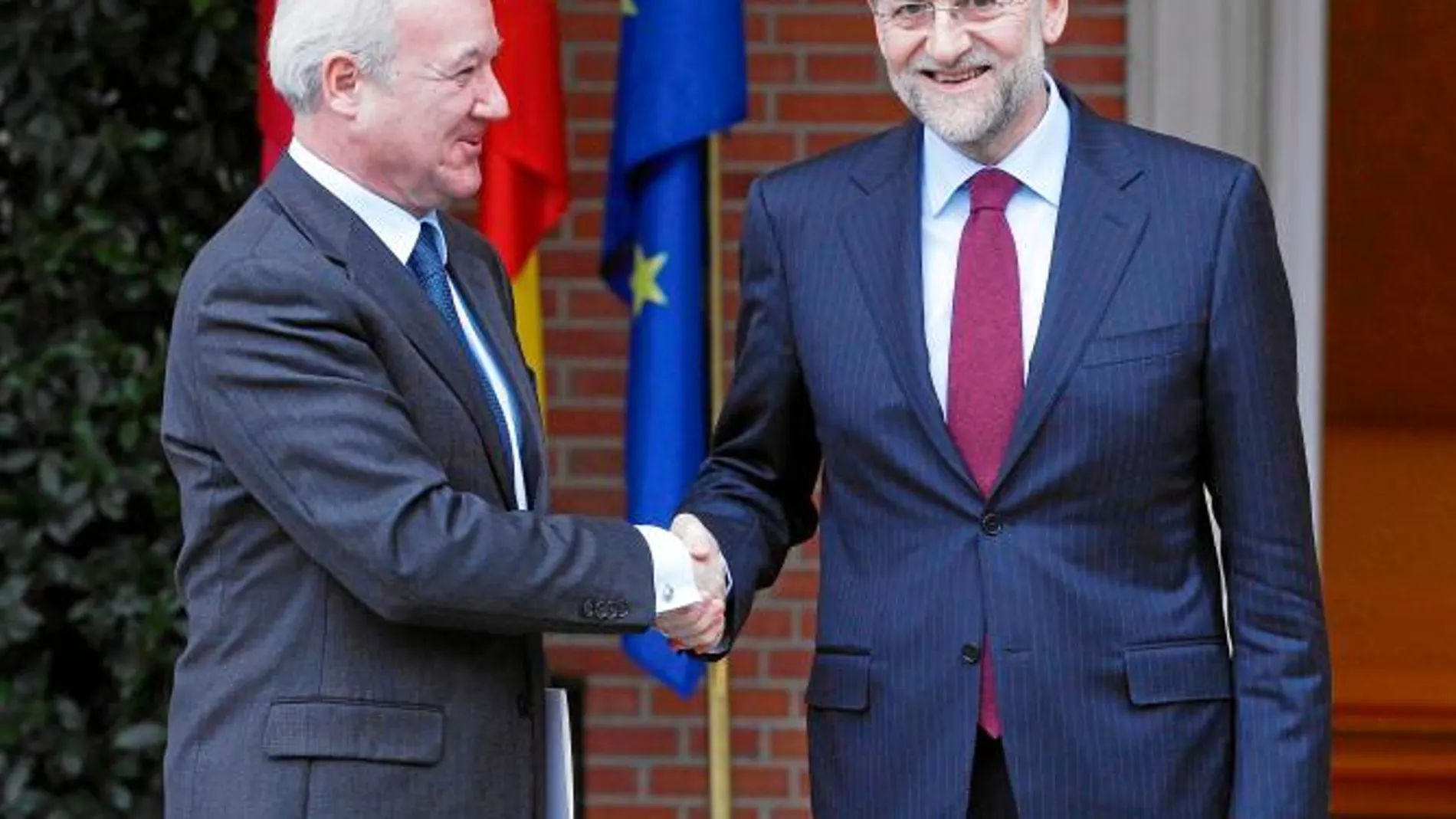 El jefe del Ejecutivo murciano, Ramón Luis Valcárcel, en el primer encuentro que mantuvo con Mariano Rajoy como presidente de España