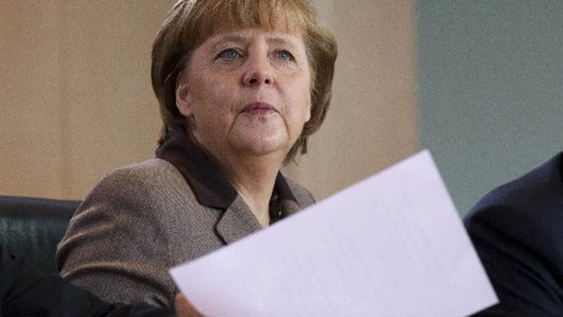 Europa critica la rebaja de S&P y anima a prolongar los ajustes