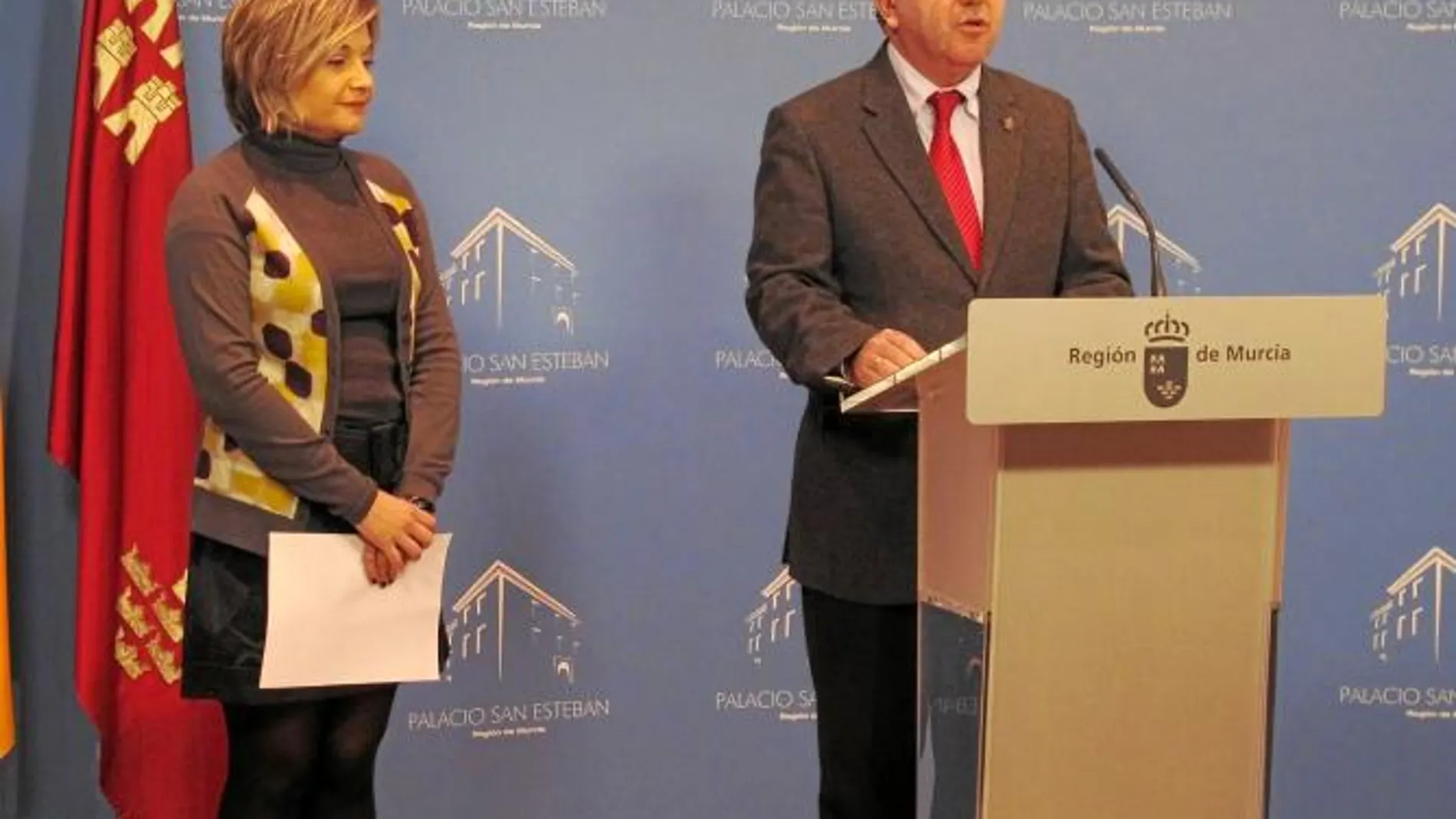 El consejero de Presidencia y la directora general de Prevención de la Violencia de Género