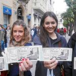 Desde las seis de la mañana hizo el público cola en el Fnac para conseguir las primeras entradas para la final, que oscilan entre 180 y 390 euros
