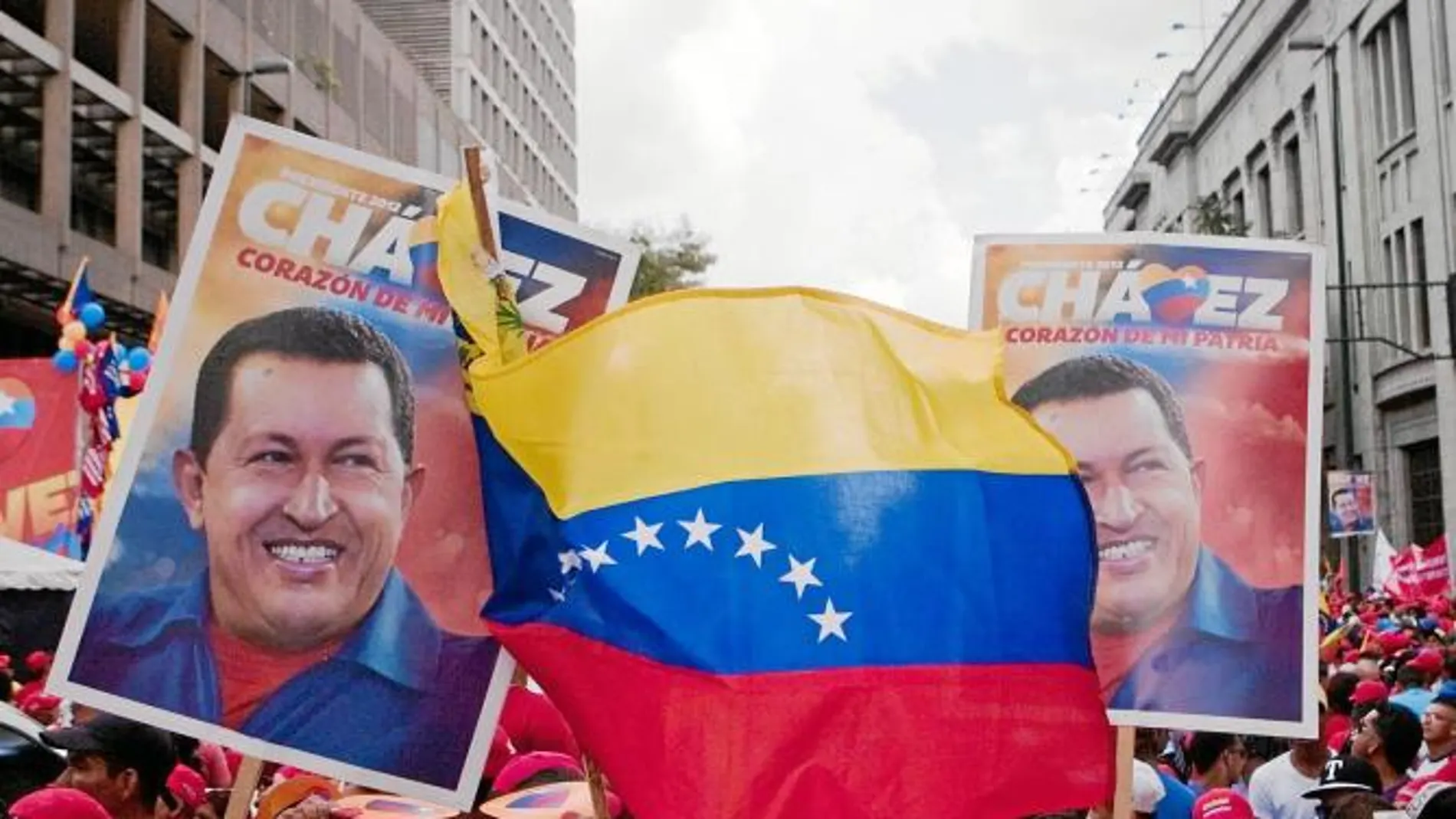 «CORAZÓN DEL PUEBLO». Así reza la letra de la canción electoral de Chávez que se coreó en la capital