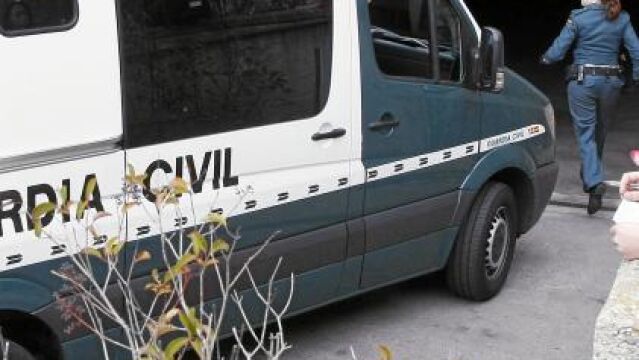 Ayer se celebró en la Audiencia Provincial la segunda jornada del juicio por el crimen que acabó con la vida de un hombre en el garaje de su domicilio