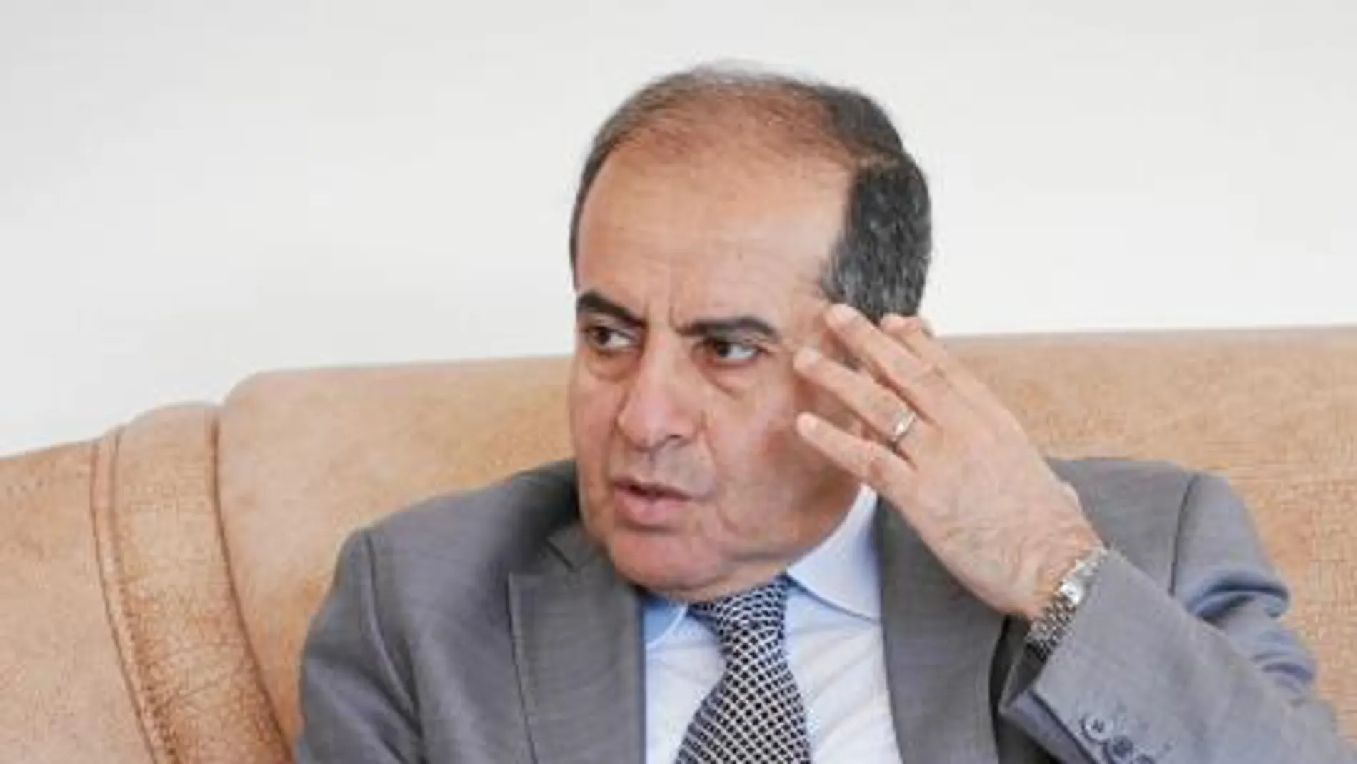 Mahmud Yibril: «Necesitamos al menos veinte años para reconstruir el país»