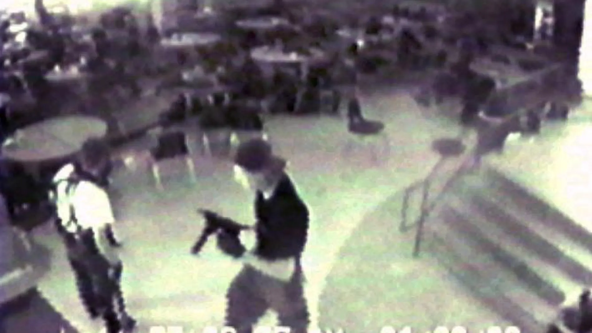 Imagen de archivo de la matanza de Columbine en la que dos jóvenes acabaron con la vida de 13 personas.