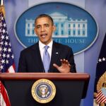 Barack Obama en rueda de prensa para informar de la evolución del huracán "Sandy"