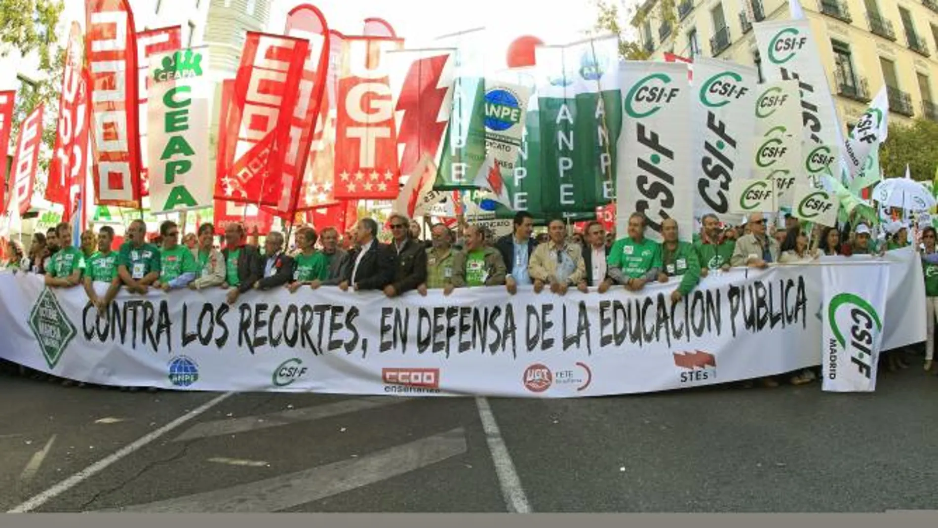 La manifestación nacional por la escuela pública recorre Madrid