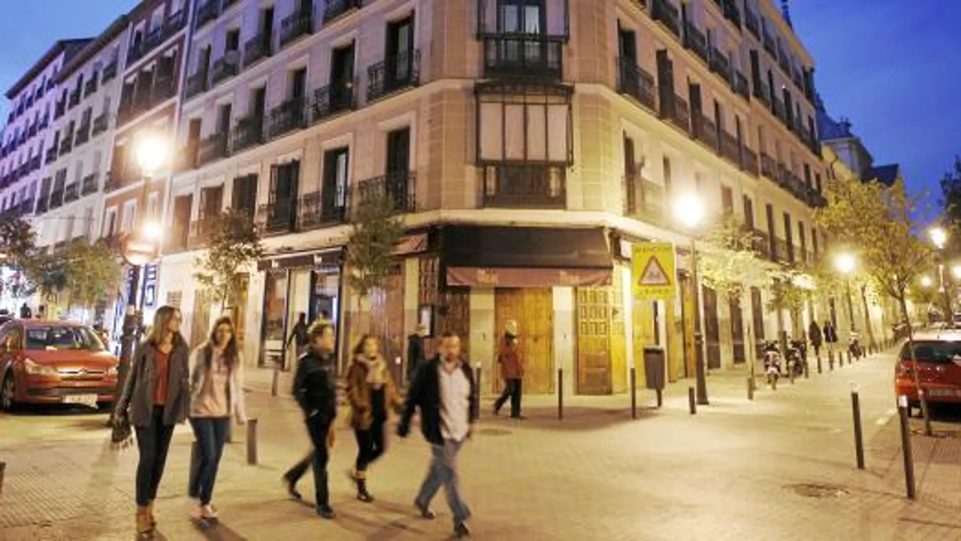 La intervención en Hortaleza se ha realizado de manera integral en todo el barrio, reformando las calles, infraestructuras y el mobiliario urbano, y otorgando ayudas para la rehabilitación de edificios