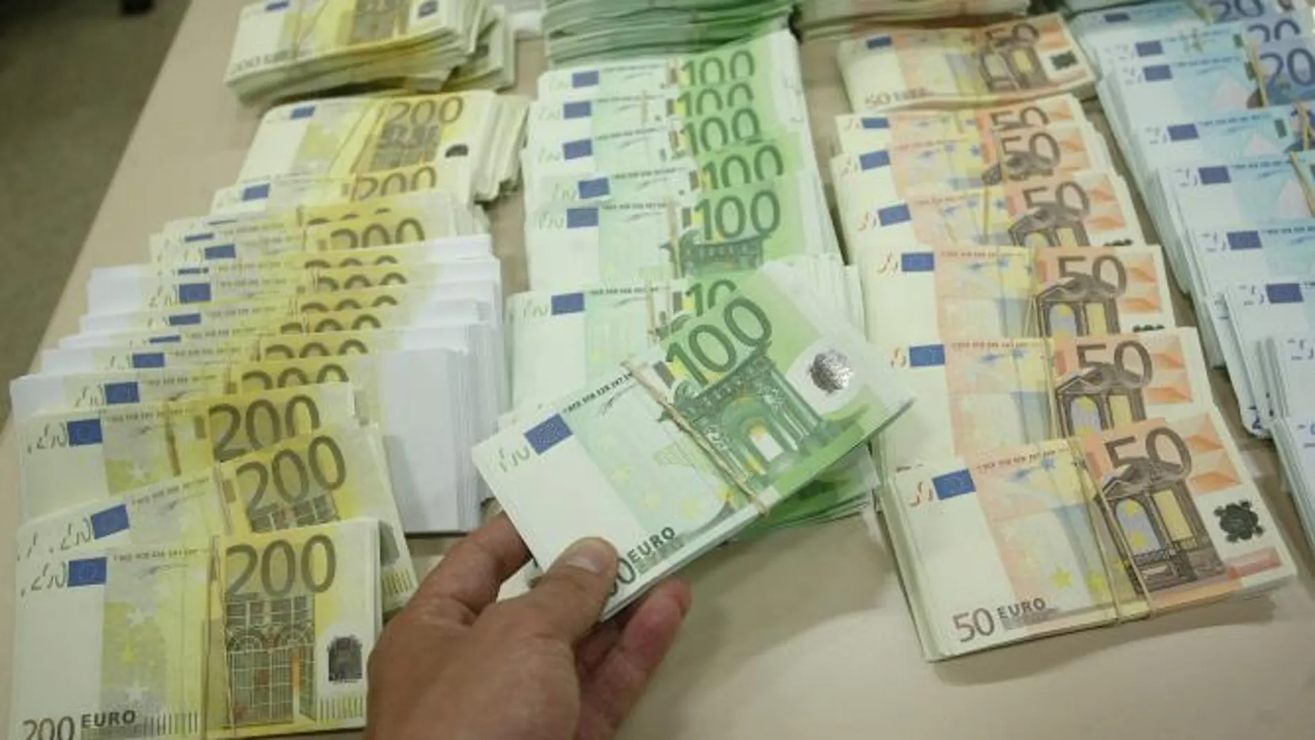 El Tesoro debe captar unos 100.000 millones del mercado en la segunda parte del año