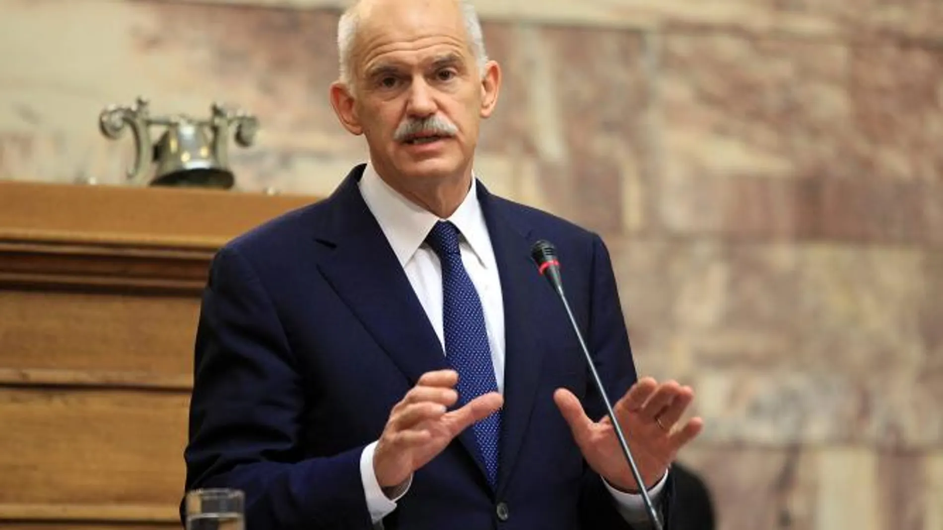 Aplazadan al jueves la reunión entre el presidente, Papandreu y el líder de la oposición